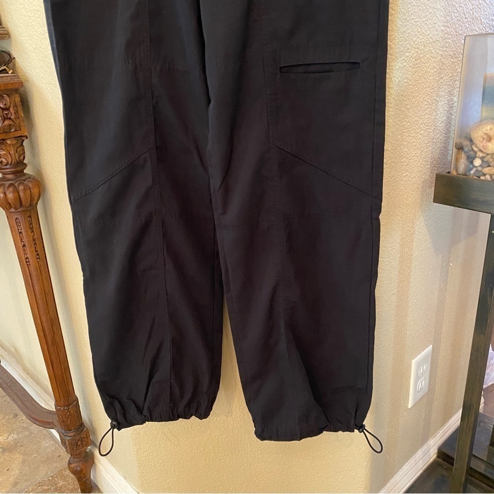 NWT~NIKE Sportswear Women Black Drawstring Hem Pants Size Medium - Picture 4 of 8